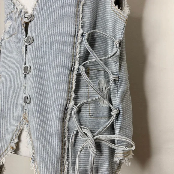 POL Stripe Denim Oversized Vest Criss Cross Side Ties Distressed Size Medium - Picture 3 of 8